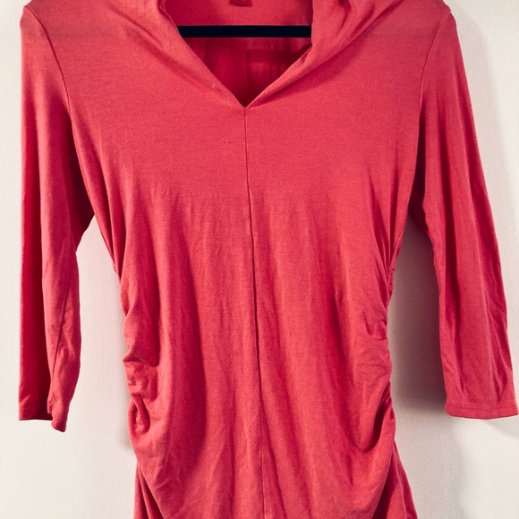 Vince Camuto Vibrant Pink Top - Picture 1 of 2